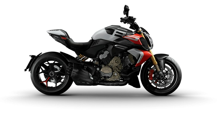 2026 Ducati DIAVEL V4