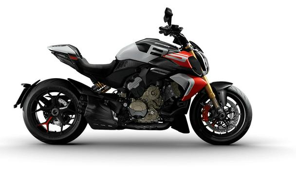 2026 Ducati DIAVEL V4