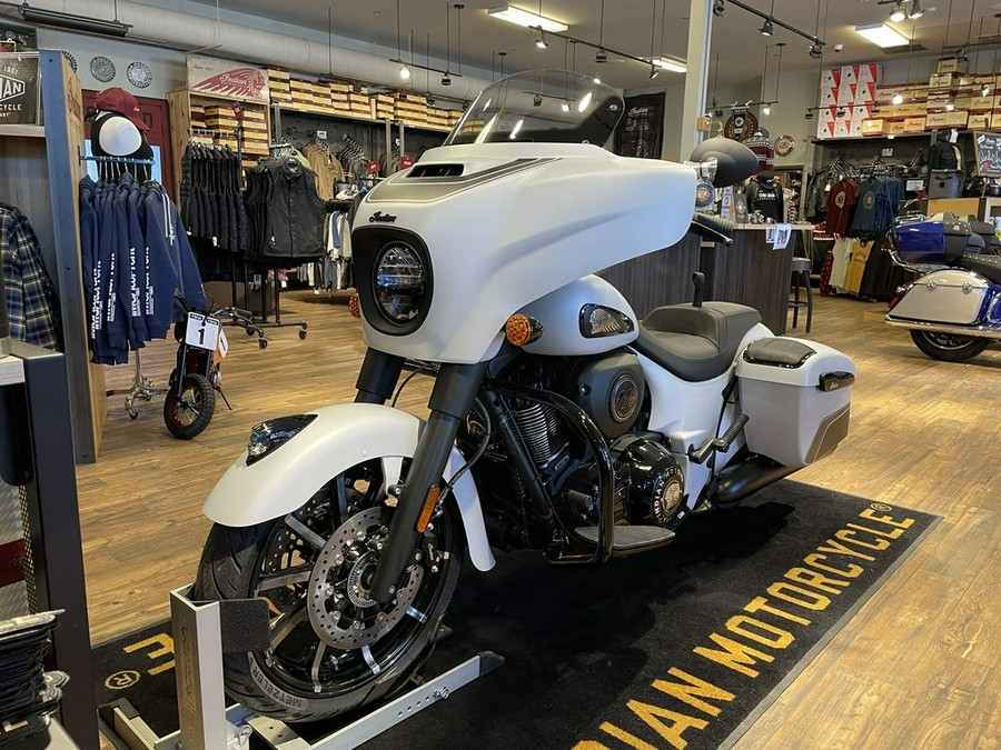 2024 Indian Motorcycle® Chieftain® Dark Horse® w/Powerband Audio Pkg Ghost White Metallic Smoke wit