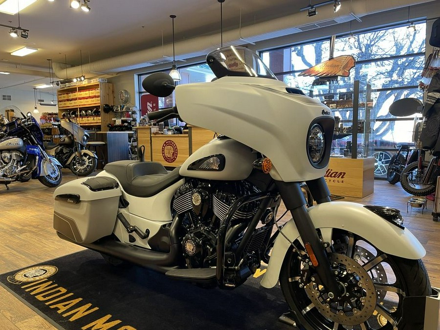 2024 Indian Motorcycle® Chieftain® Dark Horse® w/Powerband Audio Pkg Ghost White Metallic Smoke wit