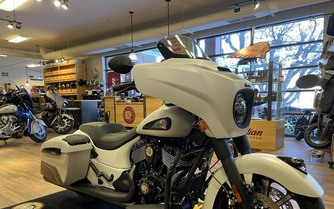 2024 Indian Motorcycle® Chieftain® Dark Horse® w/Powerband Audio Pkg Ghost White Metallic Smoke wit