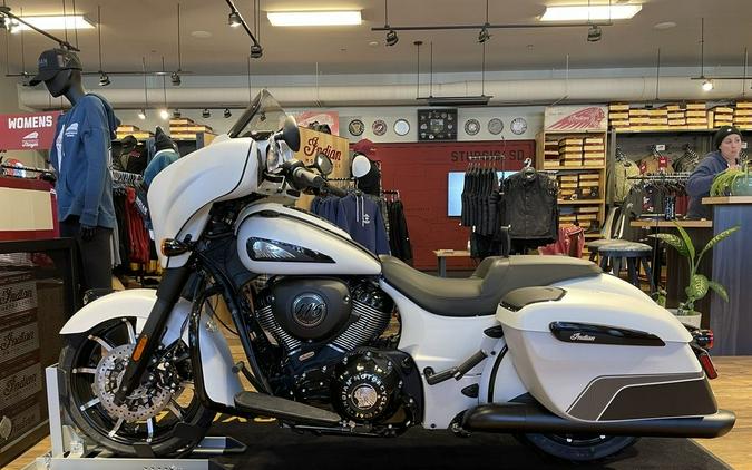 2024 Indian Motorcycle® Chieftain® Dark Horse® w/Powerband Audio Pkg Ghost White Metallic Smoke wit