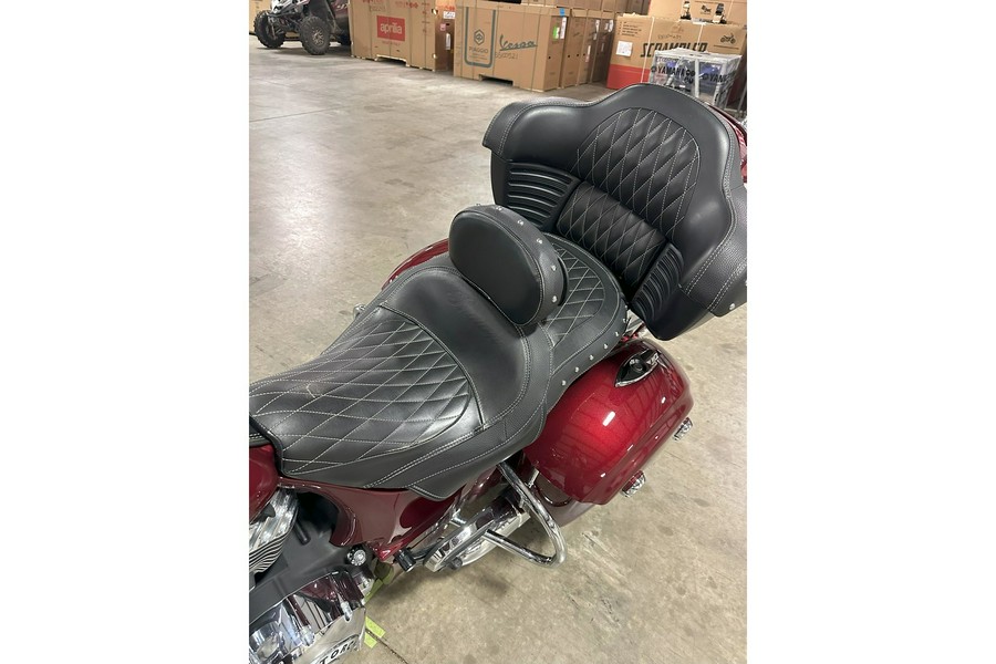 2017 Indian Motorcycle ROADMASTER, BURGUNDY METALLIC