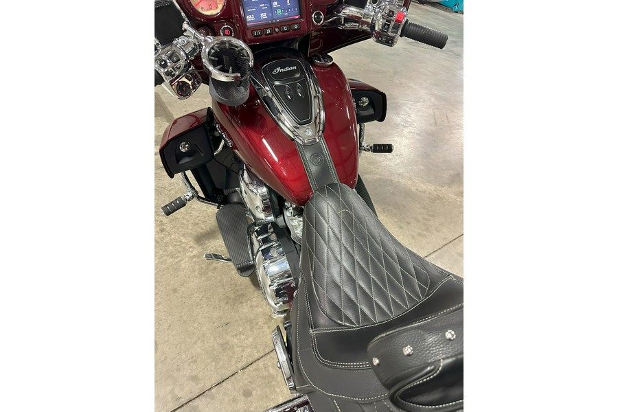 2017 Indian Motorcycle ROADMASTER, BURGUNDY METALLIC