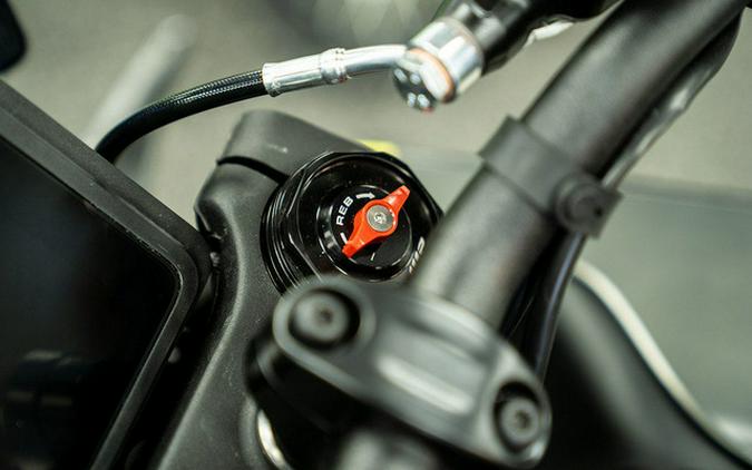 2024 Husqvarna SVARTPILEN 401