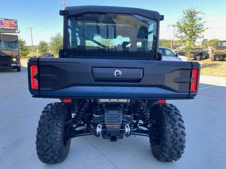 2026 Can-Am® Defender MAX XT CAB HD11 With 10.25 in.display