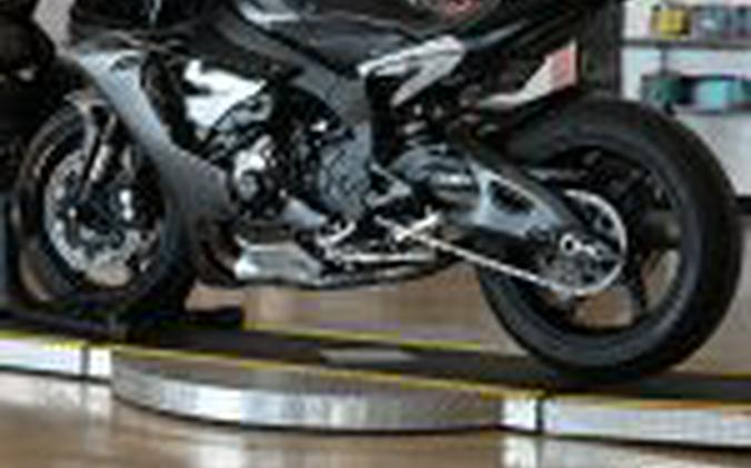 2016 Yamaha R1S