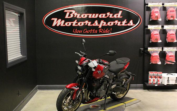 2026 Triumph Trident 800 Jet Black