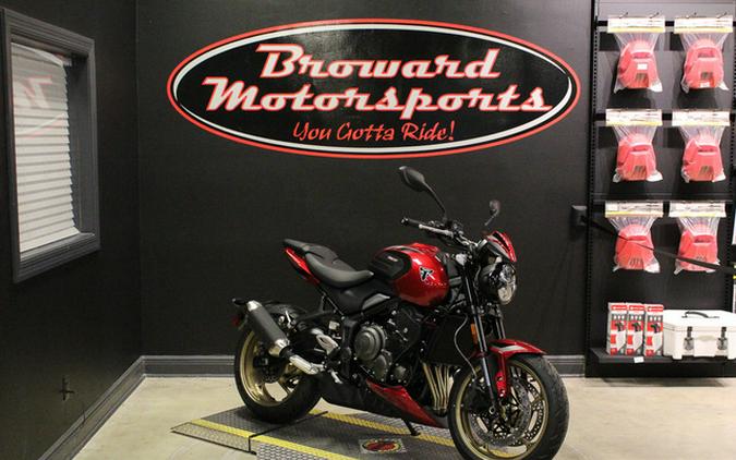 2026 Triumph Trident 800 Jet Black