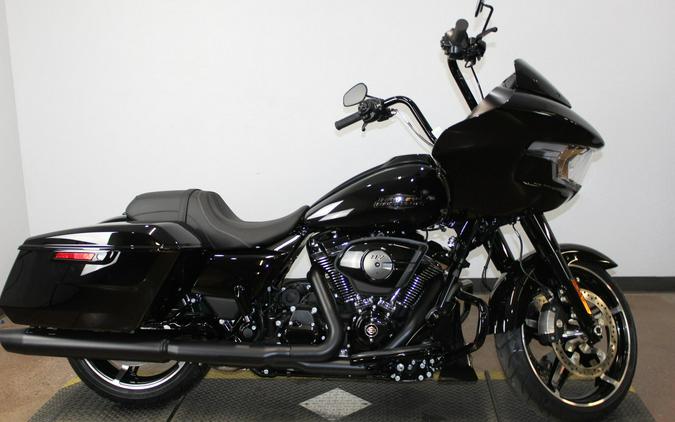 2026 Harley-Davidson® Road Glide® VIVID BLACK
