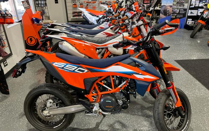 2023 KTM 690 SMC R