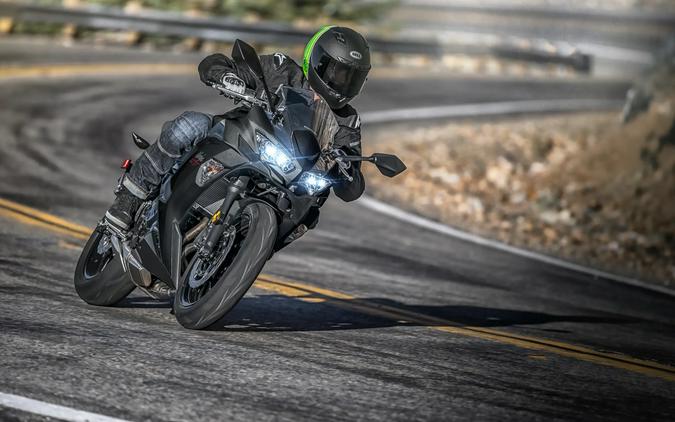 2026 Kawasaki Ninja 650 Metallic Flat Spark Black/Metallic Carbon Gray - 110572