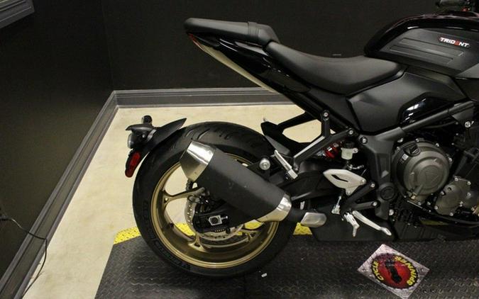 2026 Triumph Trident 800 Jet Black