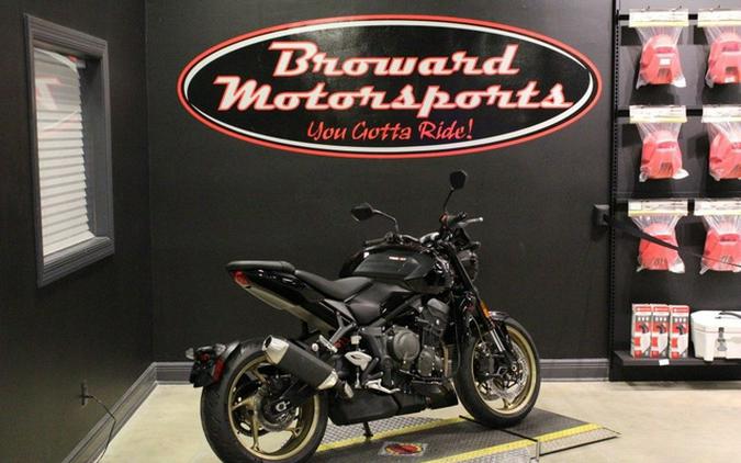 2026 Triumph Trident 800 Jet Black
