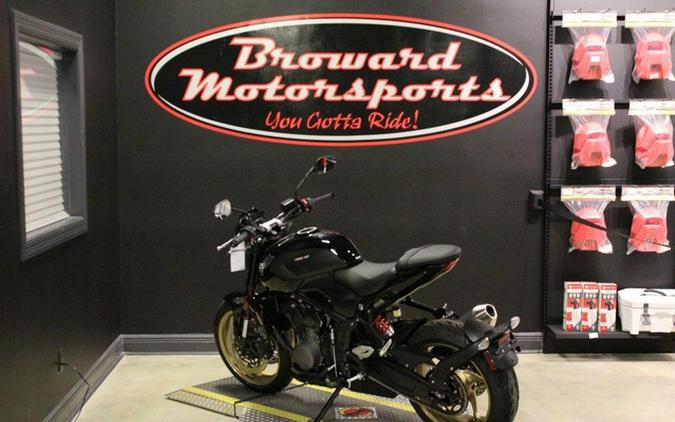 2026 Triumph Trident 800 Jet Black
