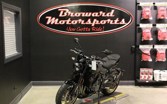 2026 Triumph Trident 800 Jet Black