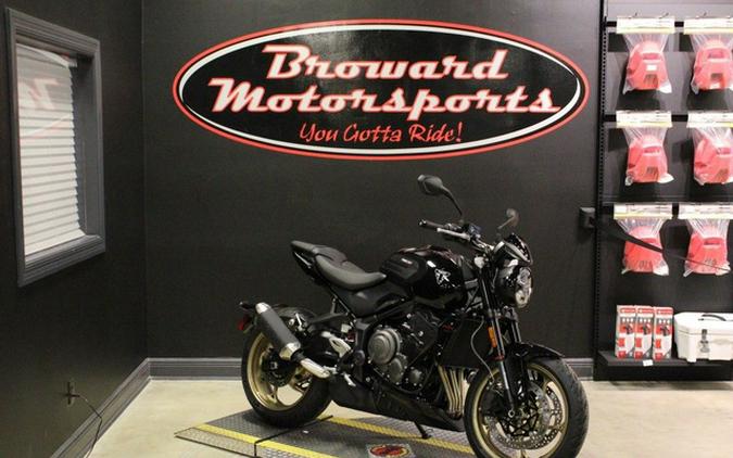 2026 Triumph Trident 800 Jet Black