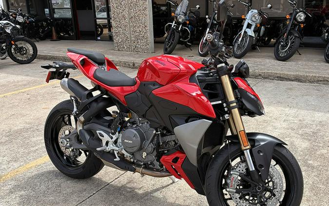 2026 Ducati Streetfighter V2