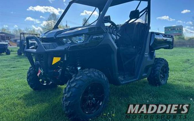 2024 Can-Am Defender XT HD10