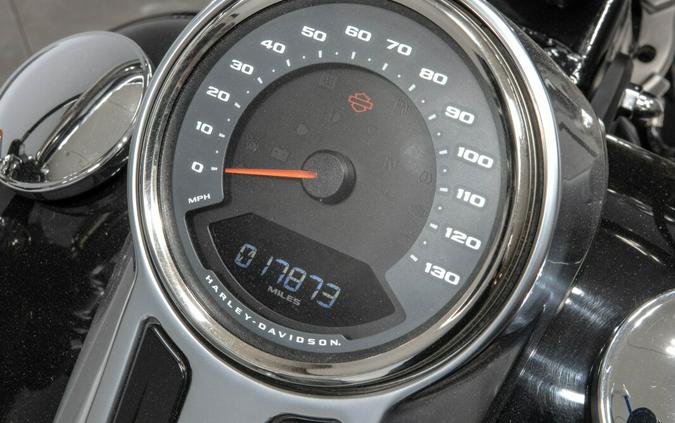 2018 HARLEY-DAVIDSON FLFB FAT BOY in Vivid Black