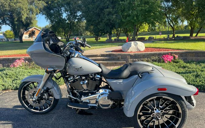 2024 Harley-Davidson Road Glide 3 Billiard Gray