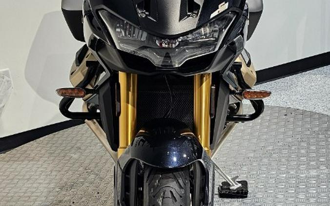 2023 Moto Guzzi V100 Mandello S