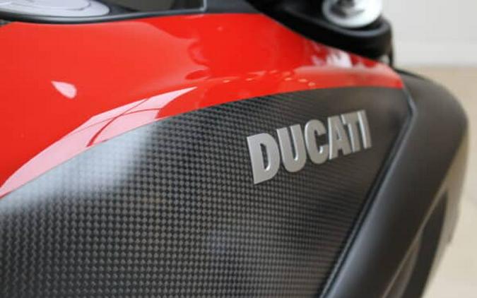 2015 DUCATI DIAVEL CARBON RED – BLACK / RED