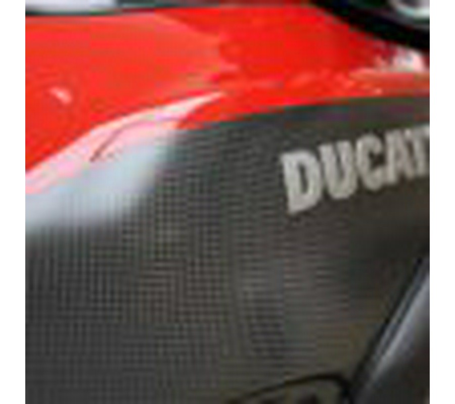 2015 DUCATI DIAVEL CARBON RED – BLACK / RED