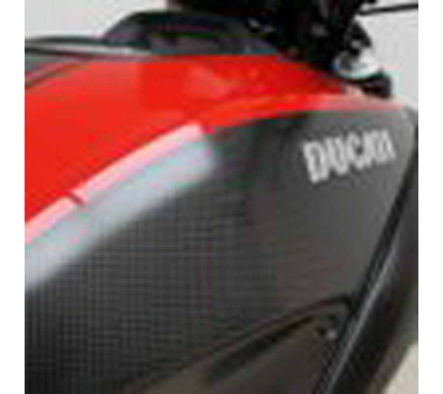 2015 DUCATI DIAVEL CARBON RED – BLACK / RED