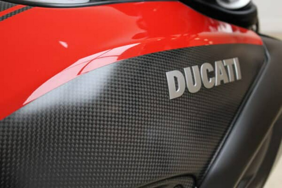 2015 DUCATI DIAVEL CARBON RED – BLACK / RED