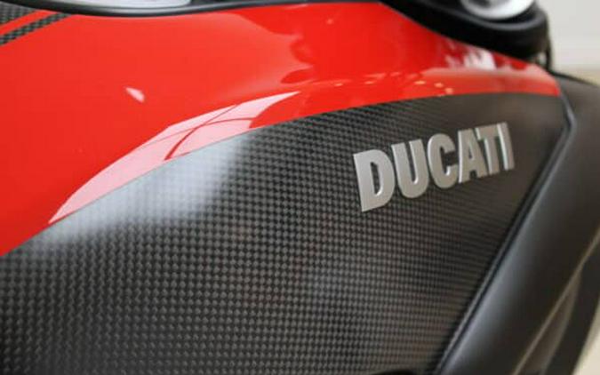 2015 DUCATI DIAVEL CARBON RED – BLACK / RED