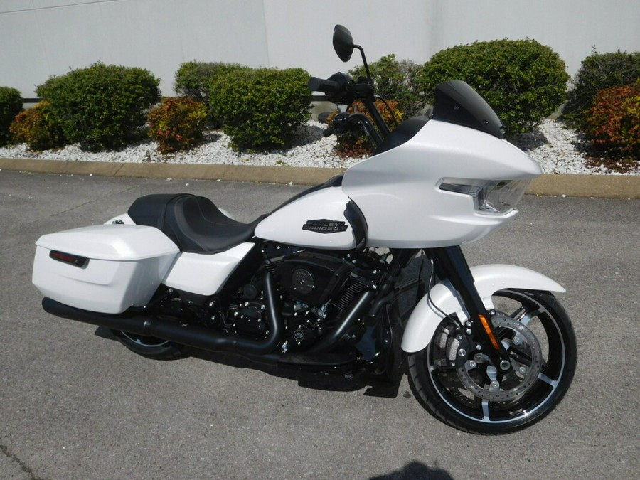 FLTRX 2024 Road Glide®