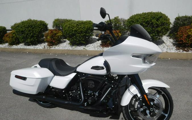 FLTRX 2024 Road Glide®