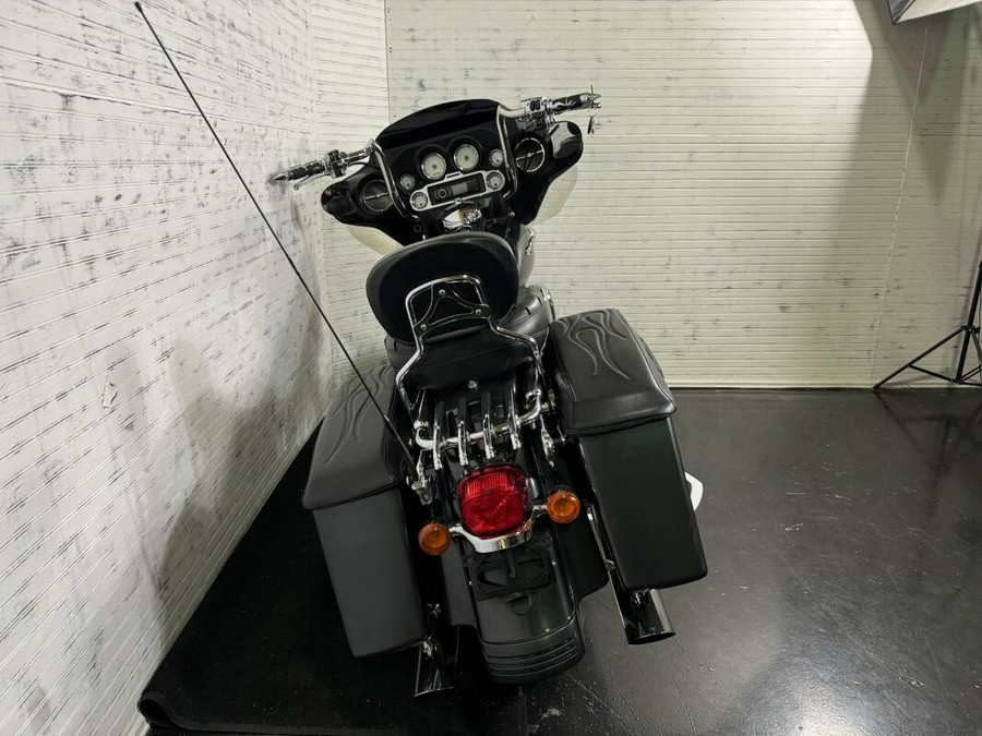 2006 Harley-Davidson Street Glide® w/ 21” Wheel, Bars, and white walls!