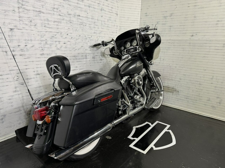 2006 Harley-Davidson Street Glide® w/ 21” Wheel, Bars, and white walls!