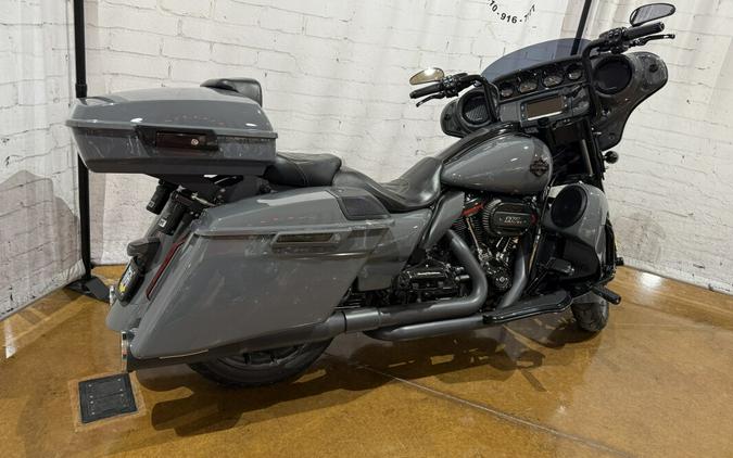 2018 Harley-Davidson® CVO™ Street Glide® FLHXSE Gunship Gray