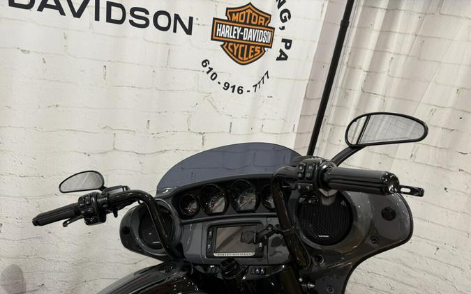 2018 Harley-Davidson® CVO™ Street Glide® FLHXSE Gunship Gray