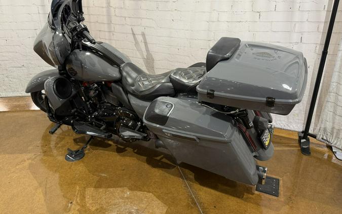 2018 Harley-Davidson® CVO™ Street Glide® FLHXSE Gunship Gray