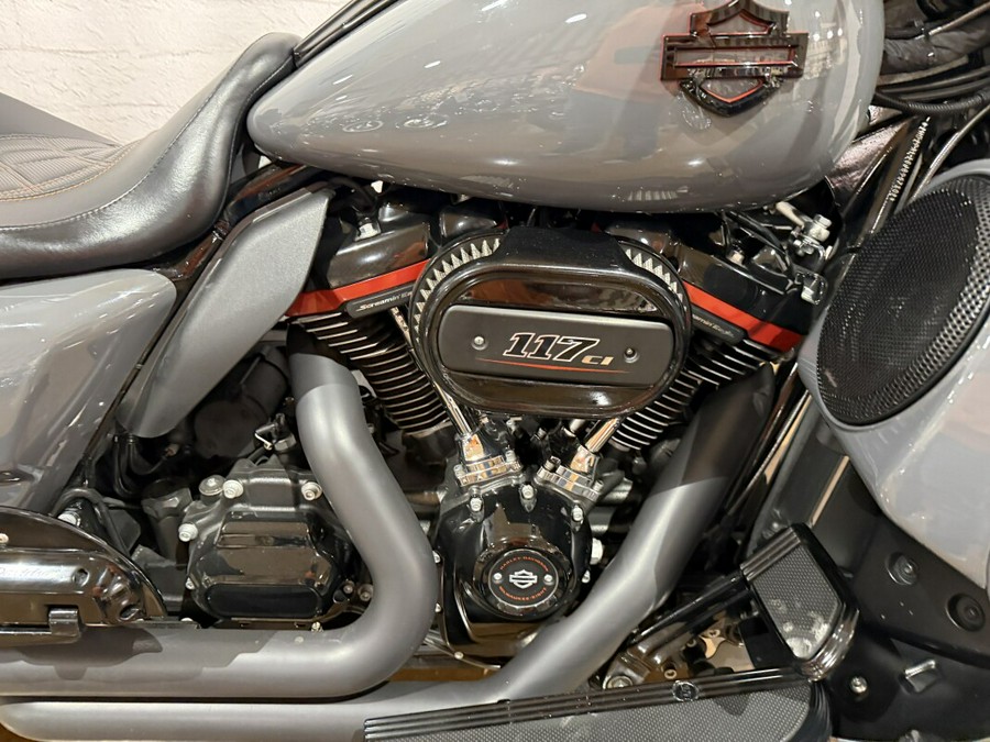 2018 Harley-Davidson® CVO™ Street Glide® FLHXSE Gunship Gray