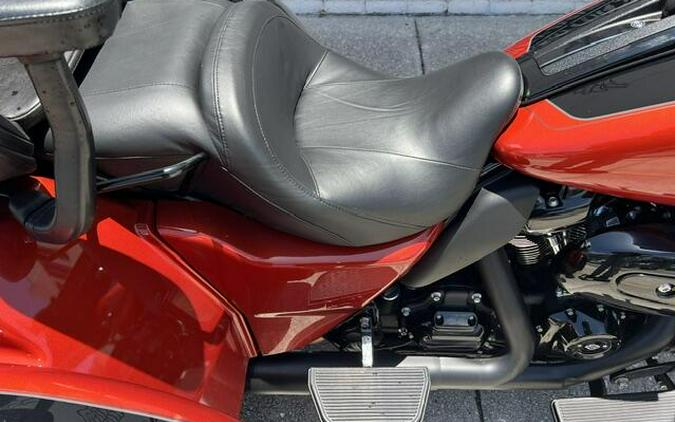 FLHTCUTG 2025 Tri Glide Ultra
