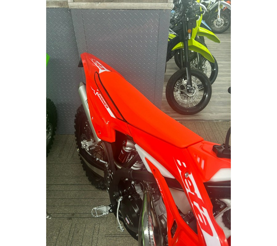 2027 BETA Xtrainer 300