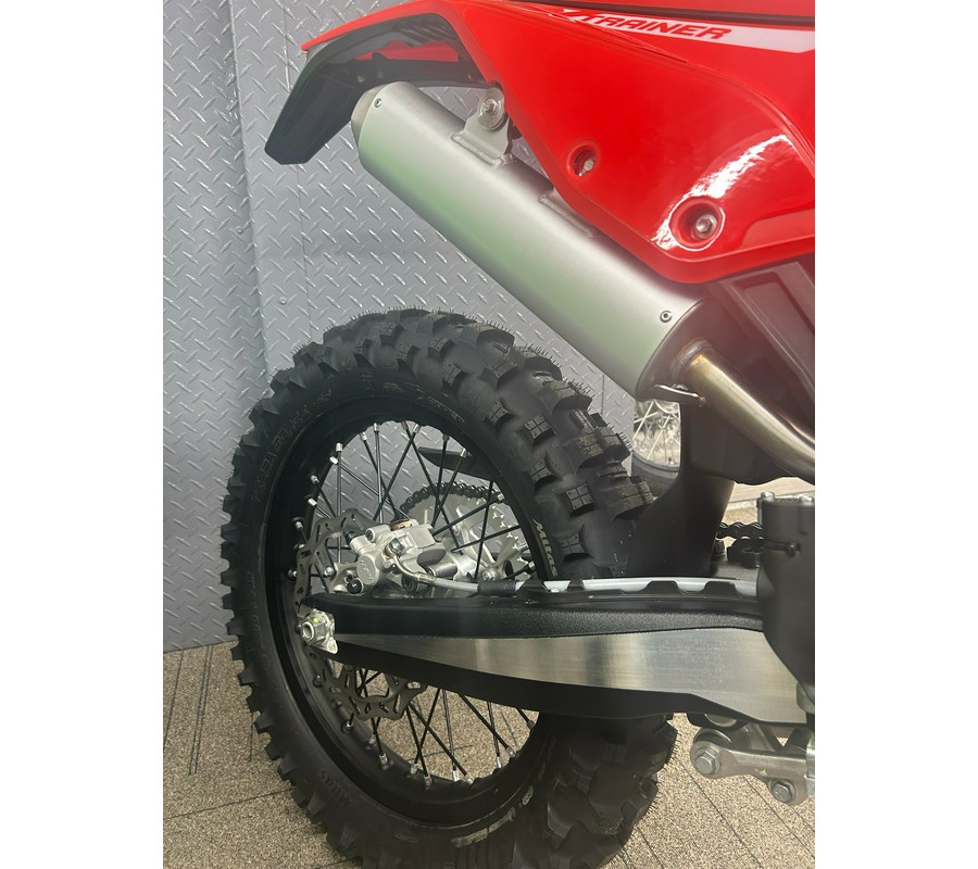 2027 BETA Xtrainer 300