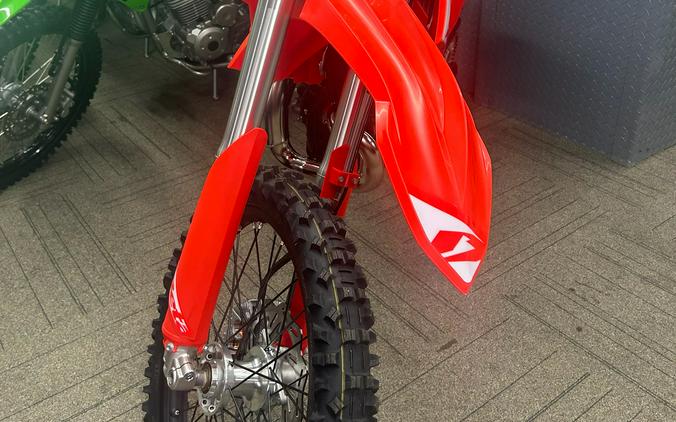 2027 BETA Xtrainer 300
