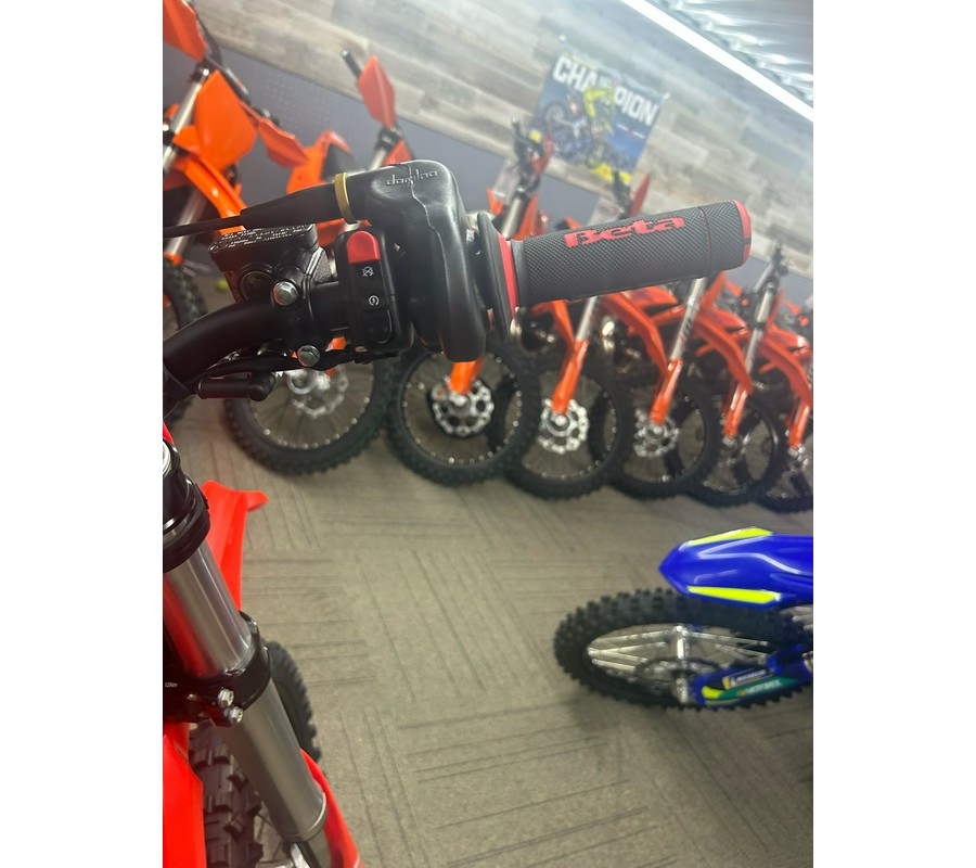 2027 BETA Xtrainer 300