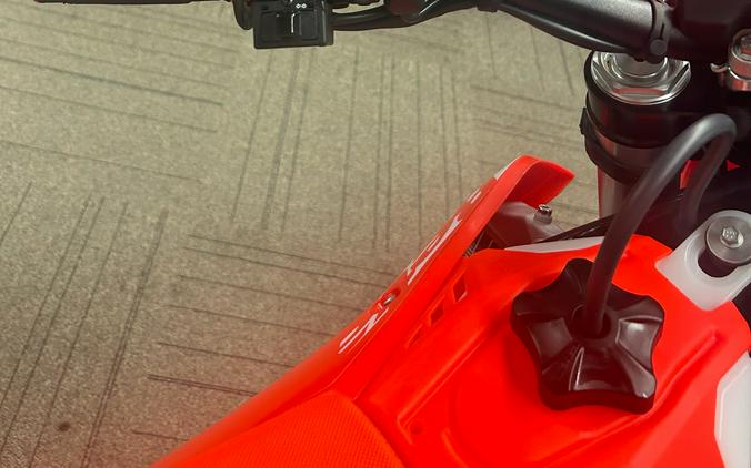 2027 BETA Xtrainer 300