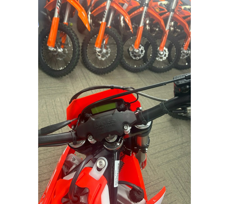 2027 BETA Xtrainer 300