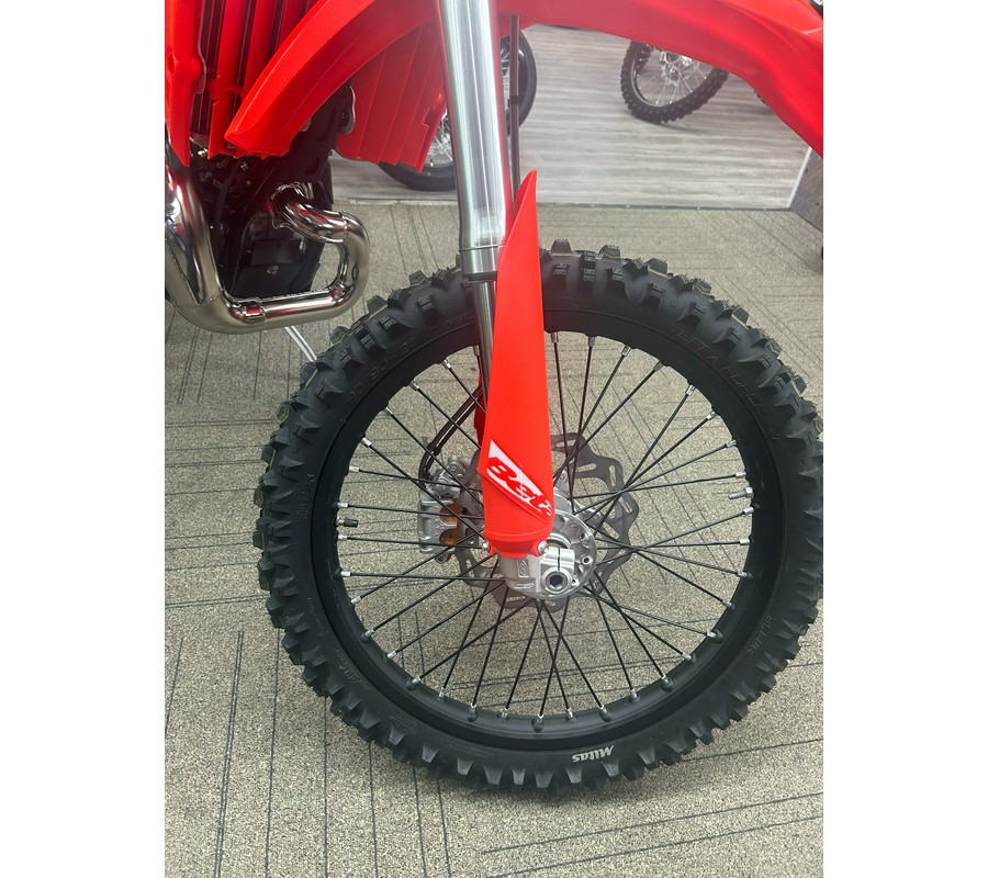2027 BETA Xtrainer 300