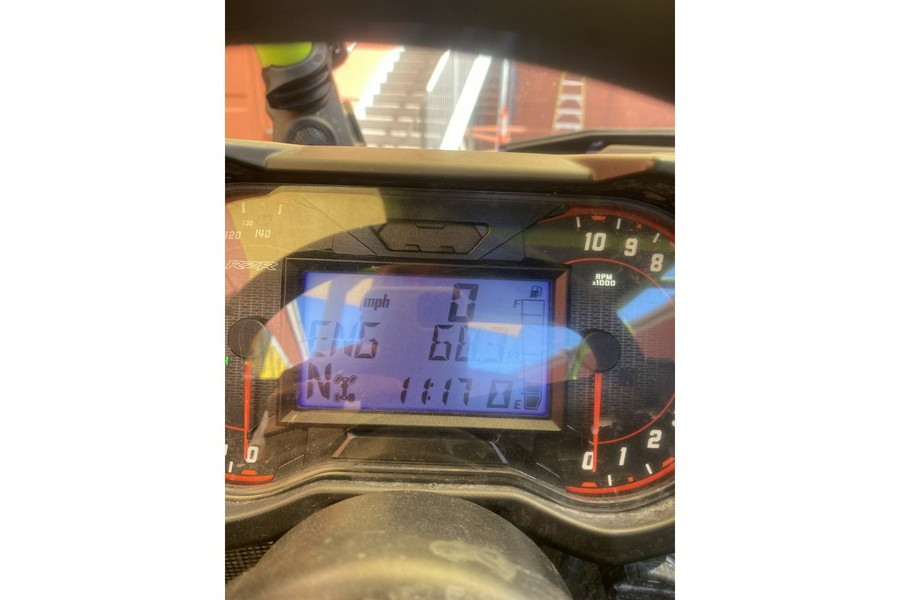 2024 RZR PRO R 4 ULTIMATE - ONYX BLACK Ultimate - Polaris