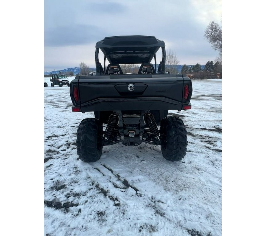 2025 Can-Am® Commander MAX XT 700