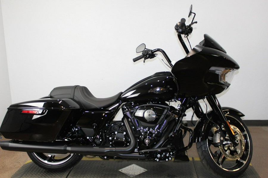 2026 Harley-Davidson® Road Glide® VIVID BLACK
